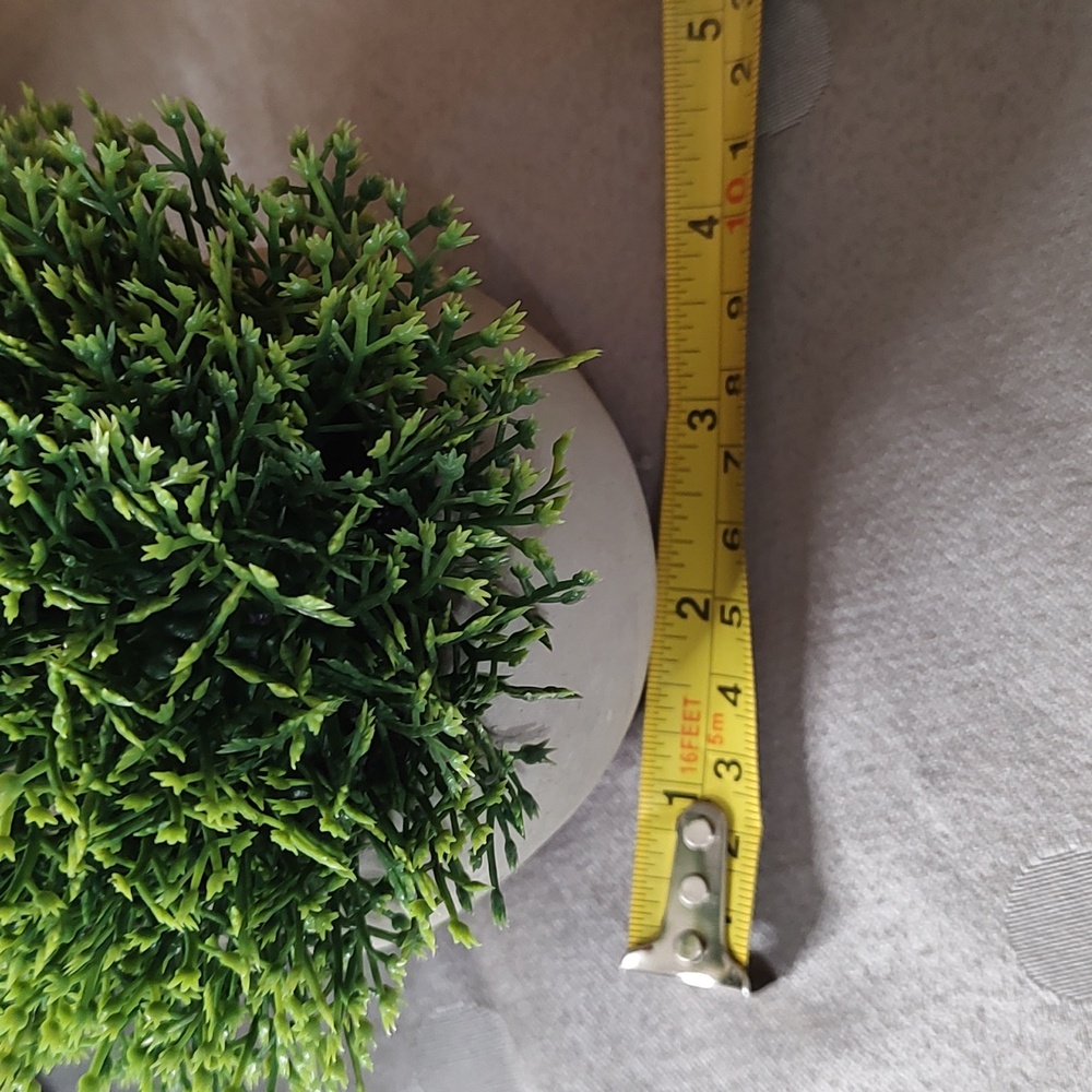 4 Faux Greenery Decor Pieces - Picture 5 of 7